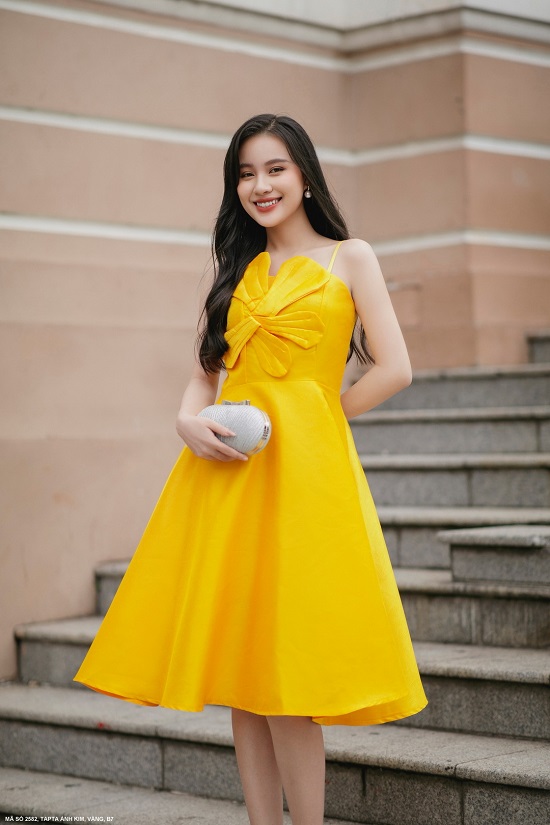 Đầm Xòe 2 Dây Đính Hoa Lớn Trước Ngực - 2582 (2582) chụp thực tế - Thời Trang Minh Ngọc